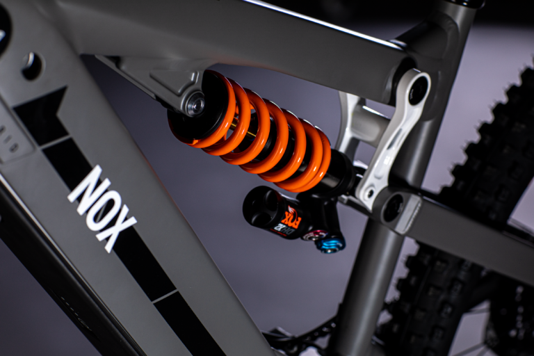 Nox Cycles Hybrid Sachs